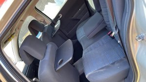 Установка редких сидении на Меган 2