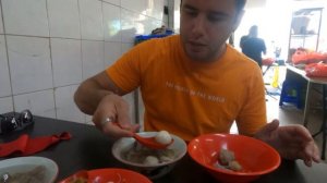 FIRST time trying Bakso Akiaw 99 - Indonesian Food in Jakarta, Indonesia (Java Episode 4)