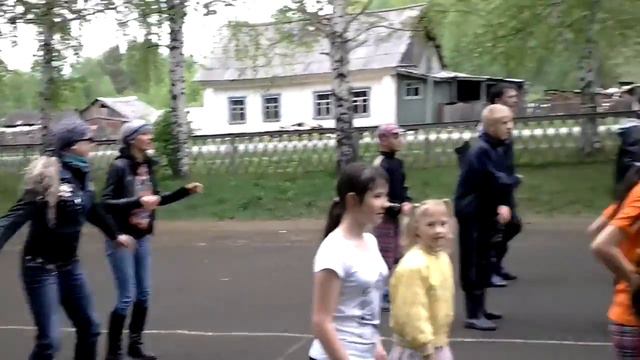 Девушки-мотоциклистки танец Верхотурье-2012