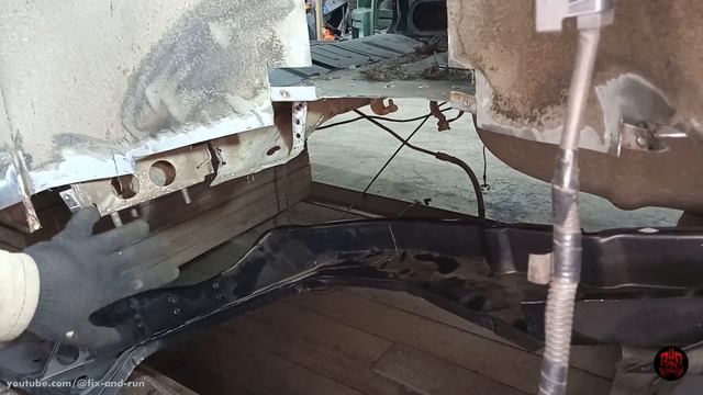 S01E74 ВАЗ 21130 Примерка лонжерона без усилителя. Сравнение заводского крона балки с кооперативным смотреть онлайн