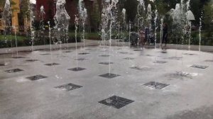 Как работает фонтан из 30 струй