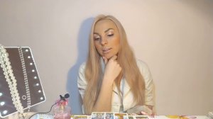 ТАРО.КТО МЕНЯ ЛЮБИТ? 🌺КТО ОТ МЕНЯ БЕЗ УМА? 💖КТО СХОДИТ ПО МНЕ С УМА? КОМУ Я НЕ ДАЮ ПОКОЯ??💖💖💖