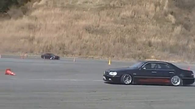 オートポリス・ジムカーナ　FGY33　シーマ　ドリフト смотреть онлайн