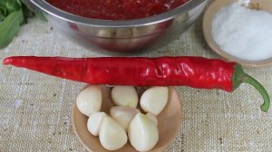 Аджика из помидоров без варки. Пошаговый рецепт