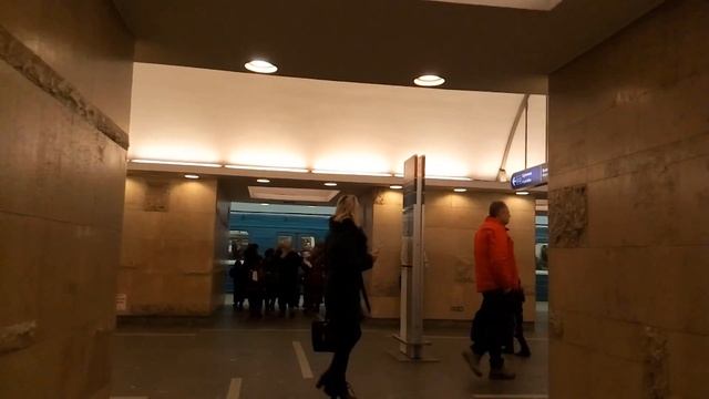 Прогулка по станциям питерского метро. Часть 6 (Горьковская) смотреть онлайн