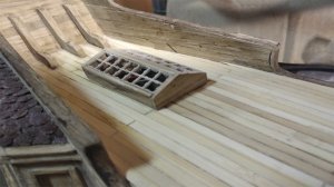 № 37 Сборка модели корабля Черная Жемчужина  Витражное окно на кормовой палубе.