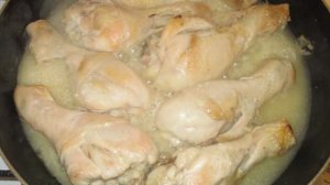 Куриные голени томленные в сковороде