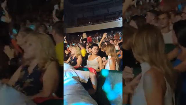 SHAMAN❤❤❤ ЯЛТА 22 АВГУСТА 2022 " УЛЕТАЙ" ВМЕСТЕ С ЗАЛОМ ☺👏👏👏 смотреть онлайн