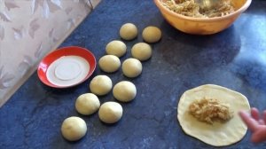 Пирожки с яблоками из пресного теста.#Видеорецепт.