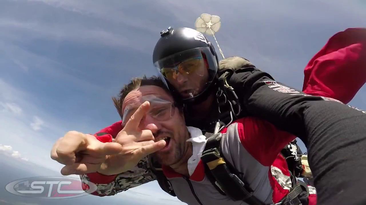 Tandem jump above Victoria Falls. Tandem skydive with GARTH смотреть онлайн