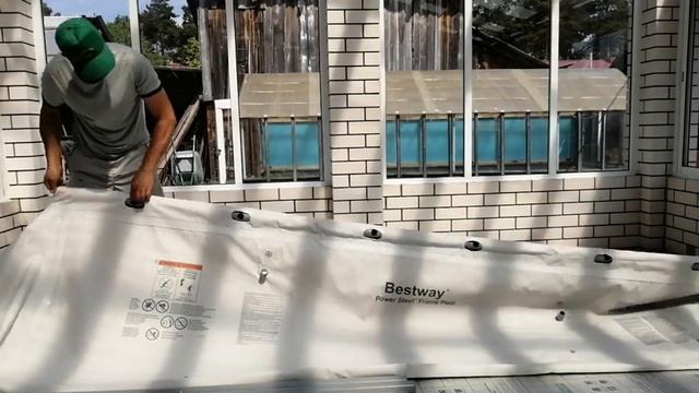 Бассейн в летней беседке. смотреть онлайн