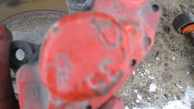 Разбираем Опель Омега А,снимаем задний суппорт,первый опыт смотреть онлайн