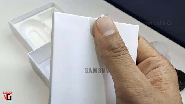 Samsung Buds Plus unboxing, Galaxy Buds plus first look, Samsung Galaxy Buds Plus overview смотреть онлайн