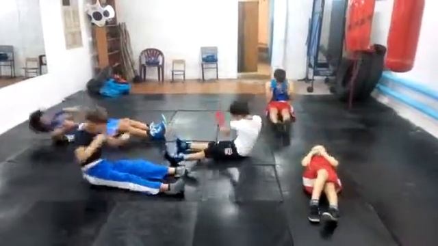 так боксеры качают мышцы животапресс смотреть онлайн