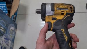 гайковерт DeWalt DCF911