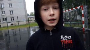 Почему  нельзя играть в футбол под дождём. Травмоомасно!!!