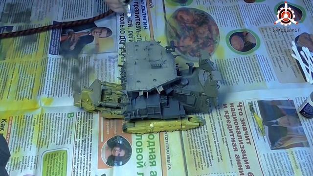 Сборка модели Armored Bulldozer w/Slat Armor D9R. Часть четвертая. смотреть онлайн