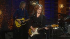 Sheryl Crow & Bonnie Raitt Perform 'Live Wire' |  CMT Crossroads