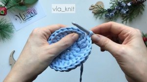 Елочная игрушка из трикотажной пряжи