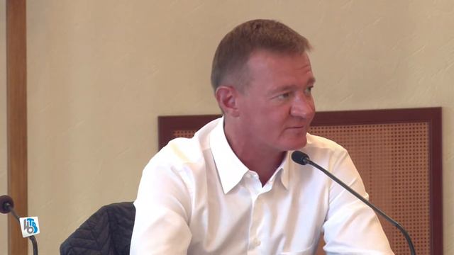 Деловой завтрак с врио губернатора Курской области Романом Старовойтом смотреть онлайн