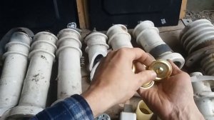 ЖЕЛТЫЙ МЕТАЛЛ ИЗ ИЗОЛЯТОРОВ И РАЗРЯДНИКОВ! ЛАТУНЬ или?