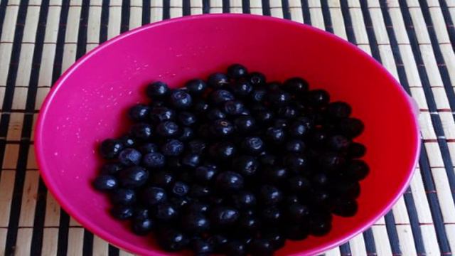 Черничные булочки со штрейзелем
