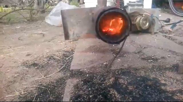 Пелетний пальник 2ч-на...власноруч,випробуваня на різном паливі... смотреть онлайн