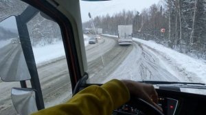 Снегопад на Байкале.Буксуем,шлифуем на Култуке.VOLVO FH 540 POV