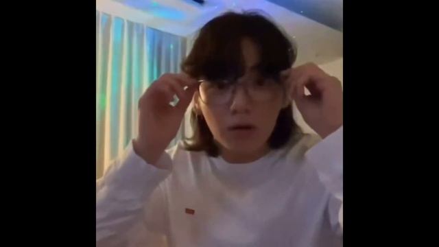 Реакция Чонгука на Тэхёна! Возможно, так и было. смотреть онлайн