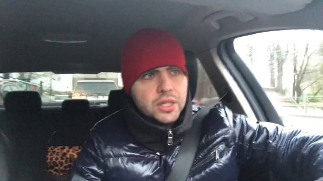 Куда идти работать начинающему парикмахеру, в салон красоты или парикмахерскую? смотреть онлайн