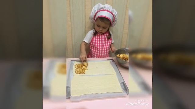 Детский слоеный пирог с яблоками Поля кулинар смотреть онлайн