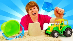 Моя песочница: трактор в одиночку делает куличик? Мультики для малышей про игрушки