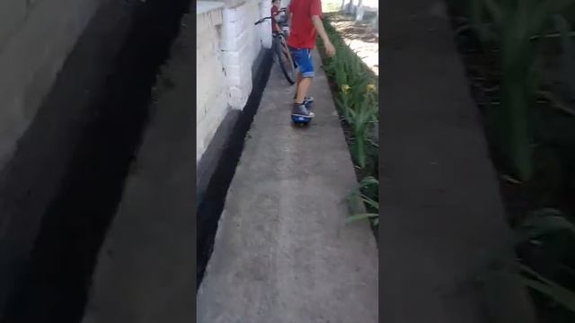 Катаюсь на двух колесном скейте смотреть онлайн
