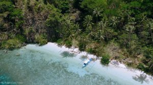 TROPICAL ISLANDS 4K – Flying Over Paradise | 4K Scenic Relaxation Film with Calming Music