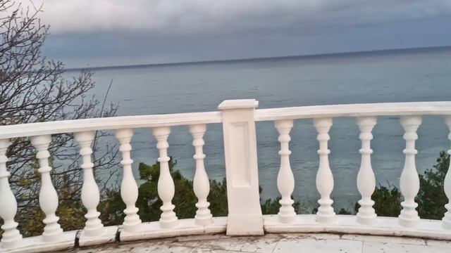 Парк санатория Айвазовское-жемчужина Крыма.ноябрь 2022г смотреть онлайн