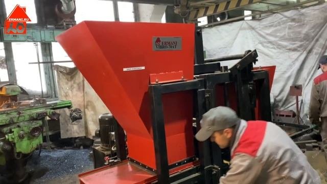 Вибропресс для производства тротуарной плитки - двухцветная. ERMANI Vibro-70AT