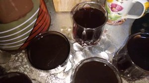 Напиток из шиповника с маслом из плодов шиповника.