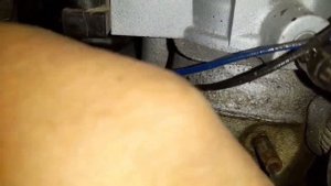 Где соединяется шланг от клапанной крышки на моновпрыске. Опель Вектра а
