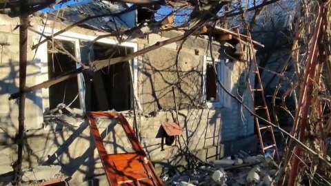 Украинские националисты за час выпустили порядка 20 снарядов натовского калибра в сторону Донецка