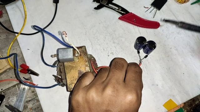 DC Motor Use 12V To 220V Inverter ( Converter ) , No MOSFET , No IC смотреть онлайн