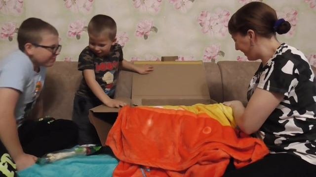 Огромная Посылка От Подписчицы!!!  Классные Подарки!