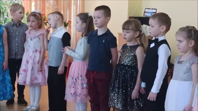Песня "Мамин праздник"
