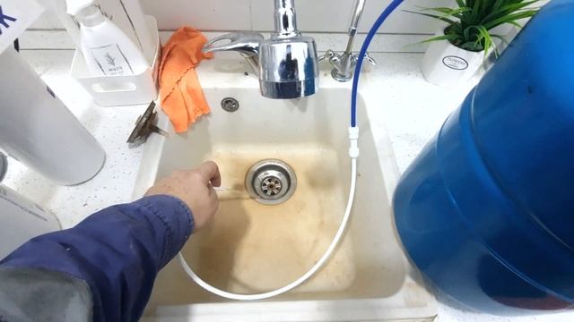 Как подкачать Бак фильтра Гейзер престиж. Норма давления в баке осмоса RO 122