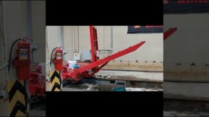 Hydraulic gangplank on the trawl.   Гидравлические сходни на трале.