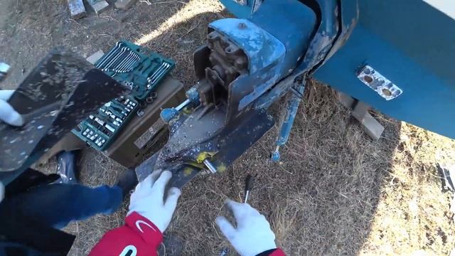 Volvo penta SX, демонтаж угловой колонки. смотреть онлайн