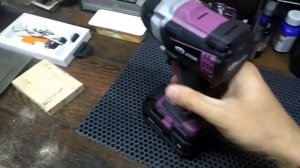 Гайковёрт "КМ Атом", модель CIW 181BL.