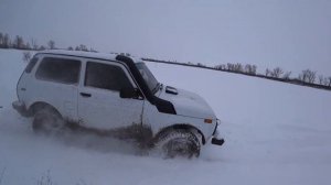 4x4 НИВА. ОТОРВАЛО ПЕРЕДНИЙ МОСТ. РАЗБОЛТАЛОСЯ И ОТВАЛИЛОСЯ))))