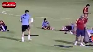 Что творит Серхио Рамос с мячом!