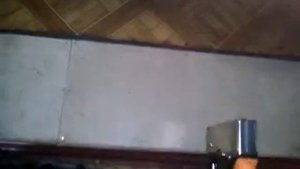 Как легко и просто прибить крагис к полу.Поможет степлер