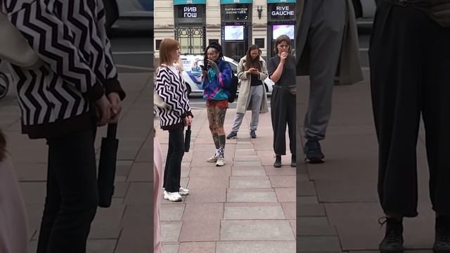 «Девушка с татуировкой дракона…» #saintpetersburg # Nevski prospect смотреть онлайн